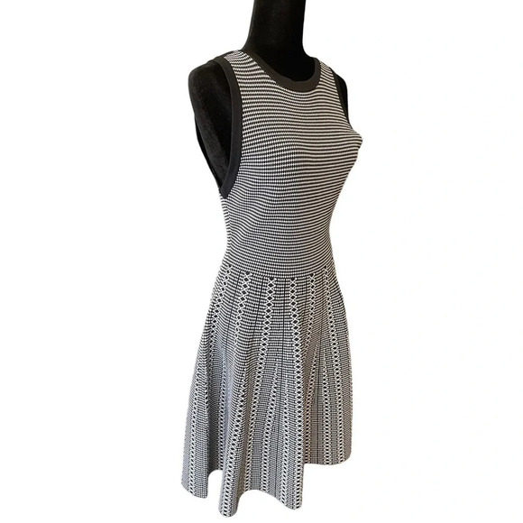 Alice + Olivia Kamilah Mini Knit Dress - Picture 5 of 6